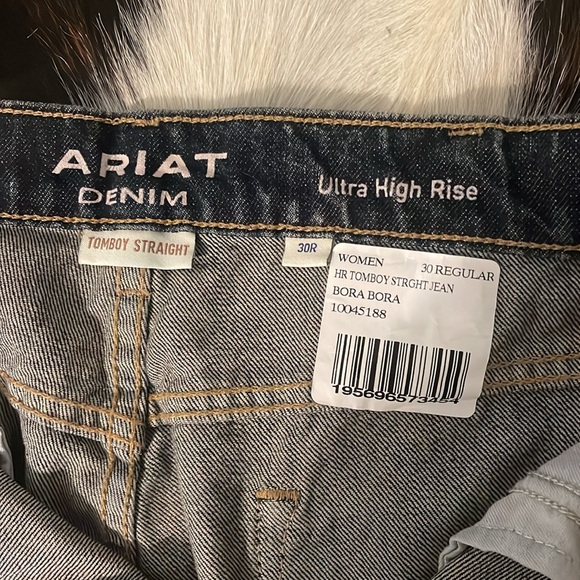 NWT Ariat Ultra High Rise Tomboy Straight Jeans - Picture 4 of 6